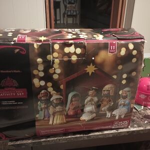 Member's Mark 11-Piece Nativity Set